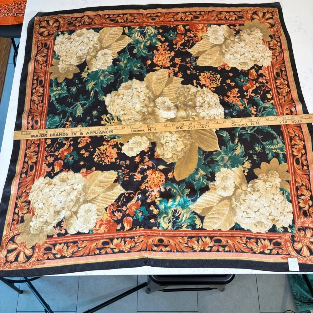 The Limited Scarf Floral Baroque Square Italy Regency Hydrangea Sophisticated